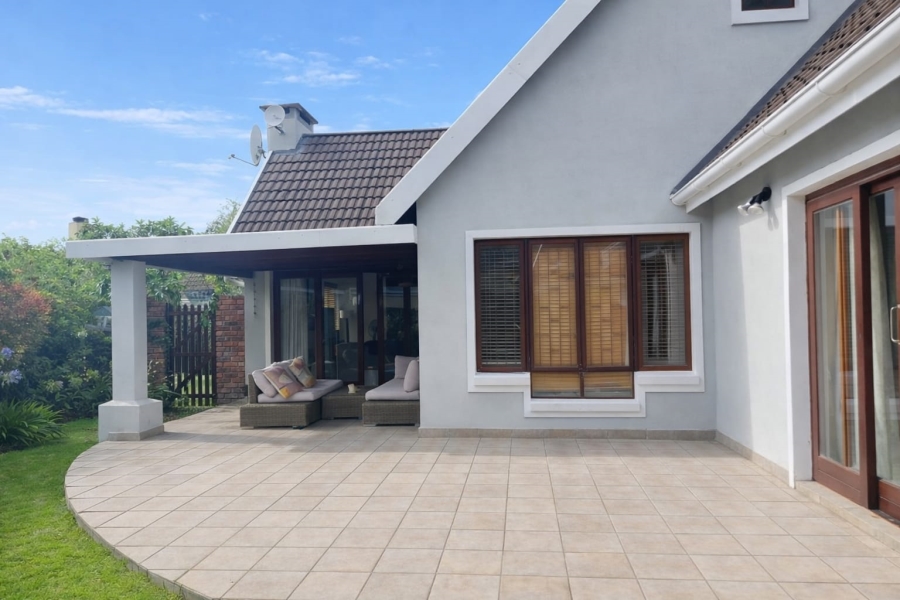 3 Bedroom Property for Sale in The Island Western Cape